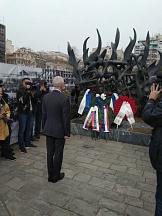 Генеральный консул России А.П.Щербаков принял участие в мемориальных мероприятиях по случаю Международного дня памяти жертв Холокоста и возложил венок к памятнику погибшим в ходе Второй Мировой войны членов еврейской общины города